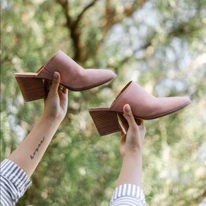 Madewell Soft Pink Suede Mules